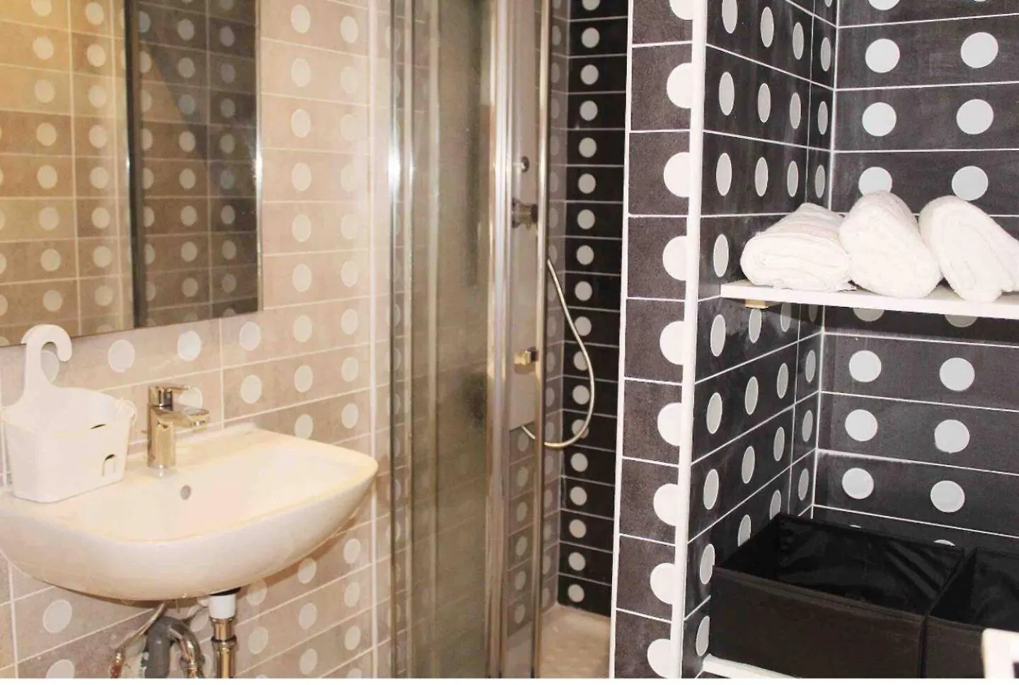 2 Beds Apt, Aeroport De Marseille, Plages Marignane 0*,